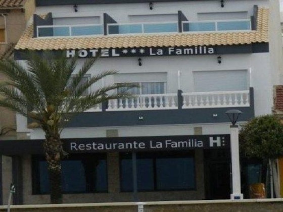 Gallery - La Familia