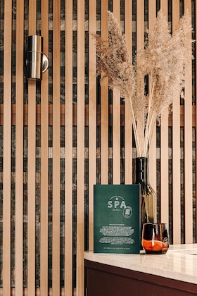 Gallery - Experimental Chalet