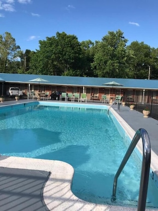 Gallery - Merrimac Inn & Suites