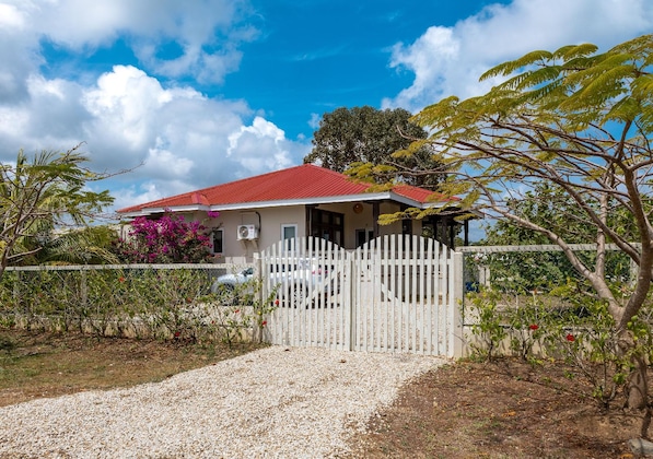 Gallery - Almond Beach Resort At Jaguar Reef