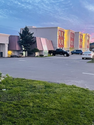 Gallery - Niagara Lodge & Suites