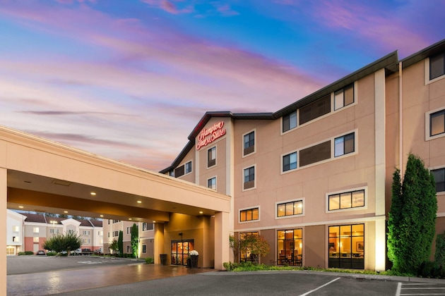 Gallery - Hampton Inn & Suites Burlington