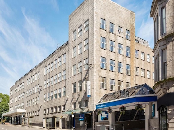 Gallery - Travelodge Aberdeen Central
