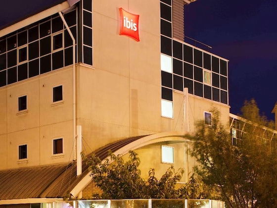 Gallery - ibis Cardiff