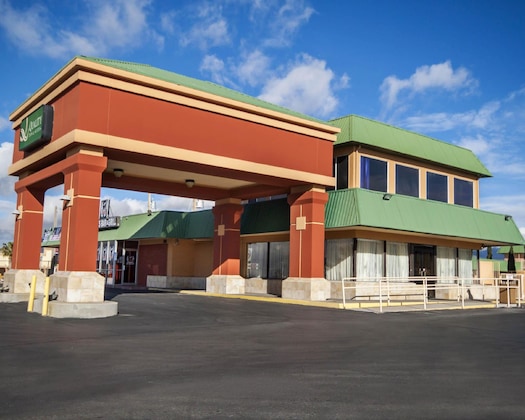 Gallery - Quality Inn And Suites Airport