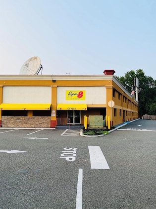 Gallery - Super 8 By Wyndham Gloucester
