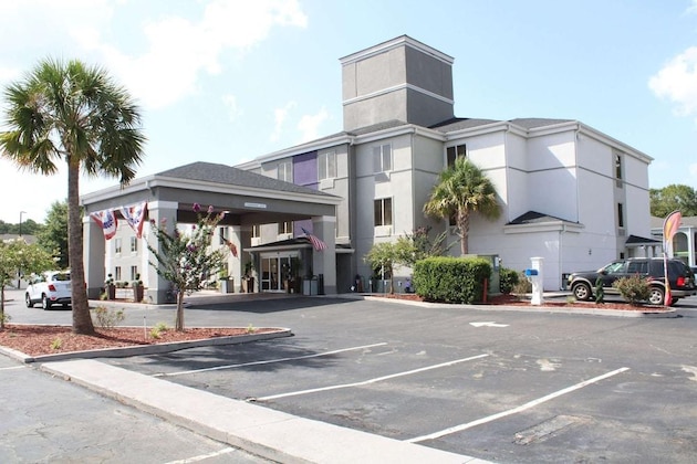 Gallery - Wingate By Wyndham Kings Bay Naval Base   I-95