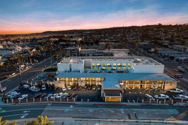 Gallery - Comfort Inn At The Harbor