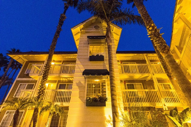 Gallery - Ramada By Wyndham Costa Mesa Newport Beach