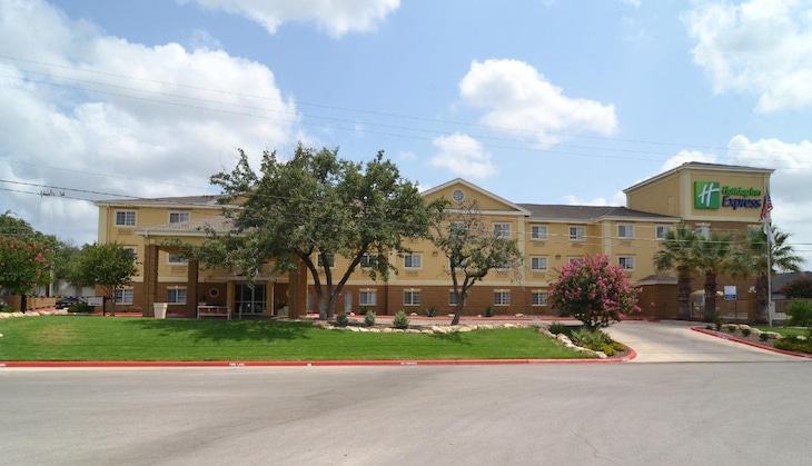 Gallery - Quality Inn & Suites Airport North - Stone Oak
