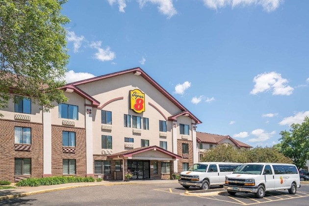 Gallery - Super 8 By Wyndham Bloomington Airport