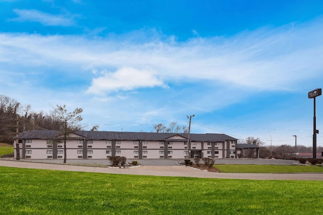 Gallery - Red Lion Inn & Suites Caseyville