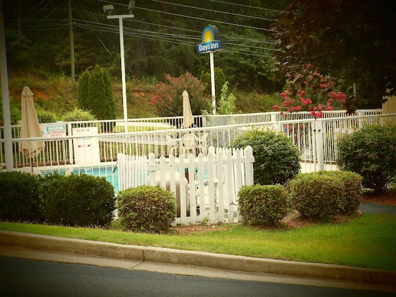 Gallery - Days Inn By Wyndham Dahlonega
