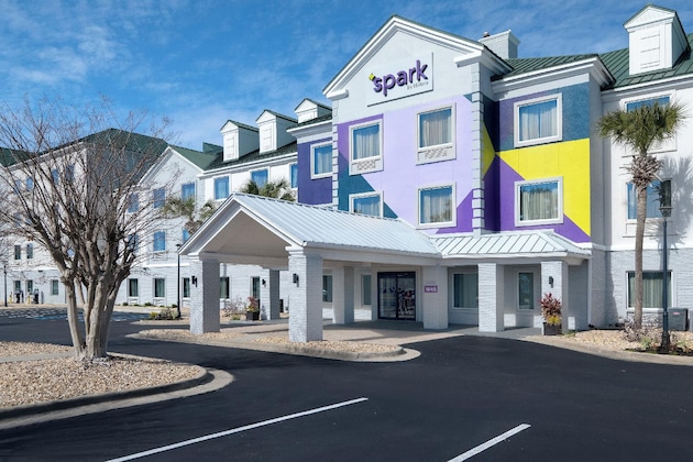 Gallery - Spark By Hilton Destin