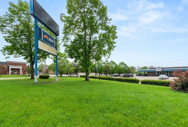 Gallery - Suburban Studios Fairborn - Dayton