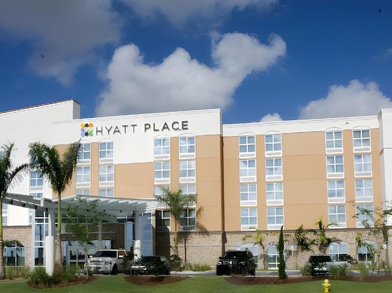 Gallery - Hyatt Place Ft. Myers