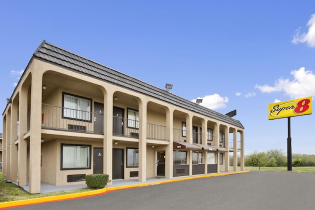 Gallery - Super 8 By Wyndham Fort Worth Tx