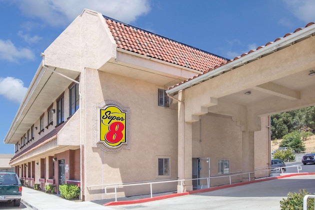 Gallery - Super 8 By Wyndham Hayward Downtown