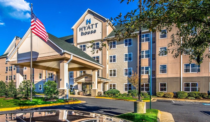 Gallery - Hyatt House Herndon Reston