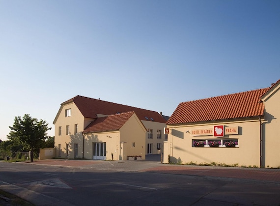Gallery - Dolce Villa Hotel
