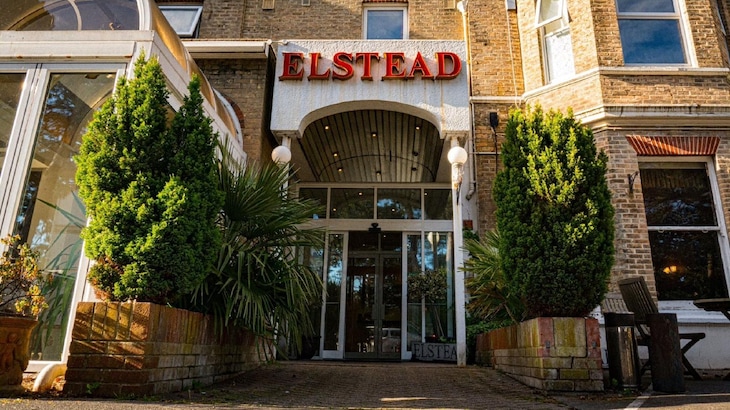 Gallery - Elstead Hotel