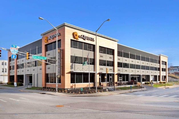 Gallery - La Quinta Inn & Suites By Wyndham Indianapolis Downtown