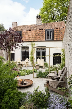 Gallery - Canal Deluxe Bed & Breakfast