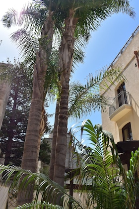 Gallery - Il Portico