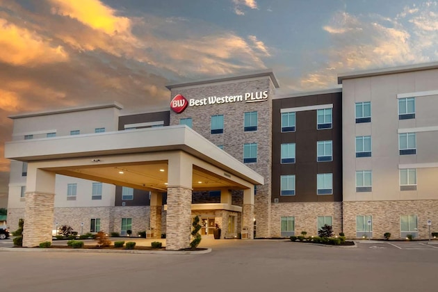 Gallery - Best Western Plus St. Louis Airport Hotel