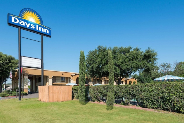 Gallery - Days Inn By Wyndham San Marcos
