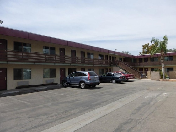 Gallery - Red Roof Inn Bakersfield