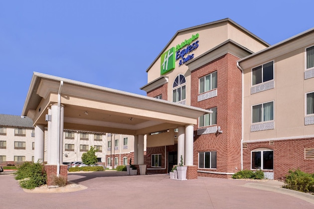 Gallery - Holiday Inn Express Hotel & Suites Emporia Northwest By Ihg