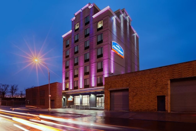 Gallery - Airtrain Plaza Hotel Jfk Airport