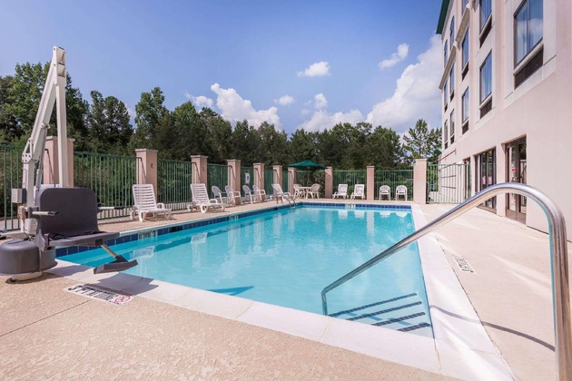 Gallery - Wingate By Wyndham Lagrange