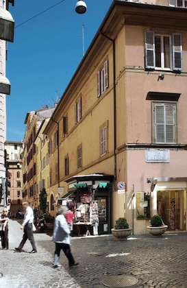 Gallery - Mario De Fiori 37