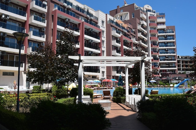 Gallery - Admiral Plaza Apartments