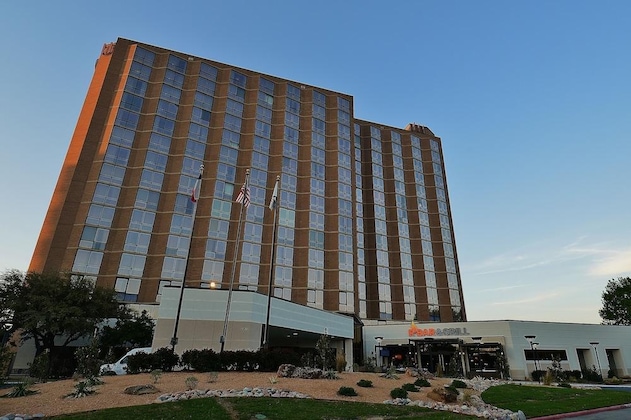 Gallery - Hilton Arlington six Flags