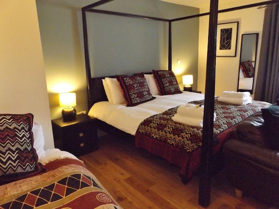 Gallery - The Red Lion