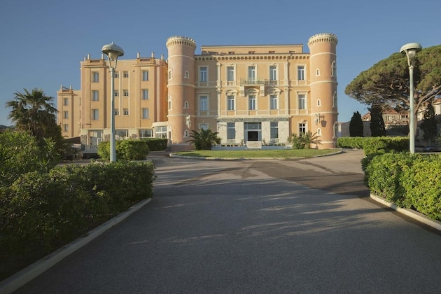 Gallery - Langley Resort Napoléon Bonaparte