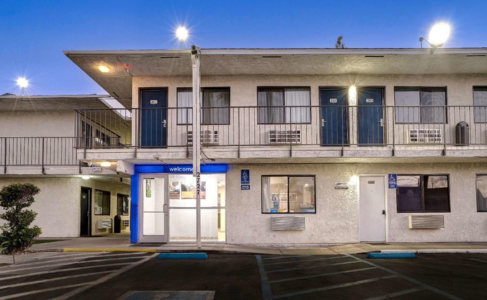 Gallery - Motel 6 Bakersfield South