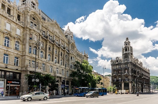 Gallery - City Centre Style Apartment