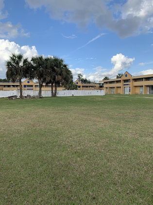 Gallery - Days Inn By Wyndham Ocala North