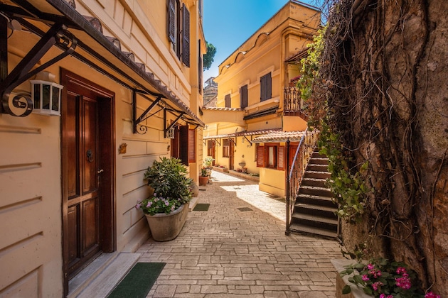 Gallery - House Garden