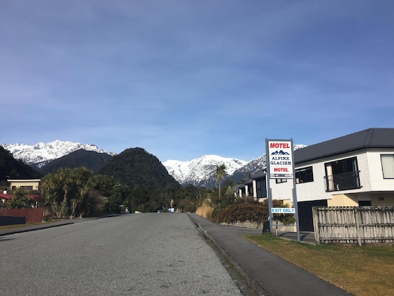 Gallery - Alpine Glacier Motel