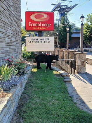 Gallery - Econo Lodge Inn & Suites On The River