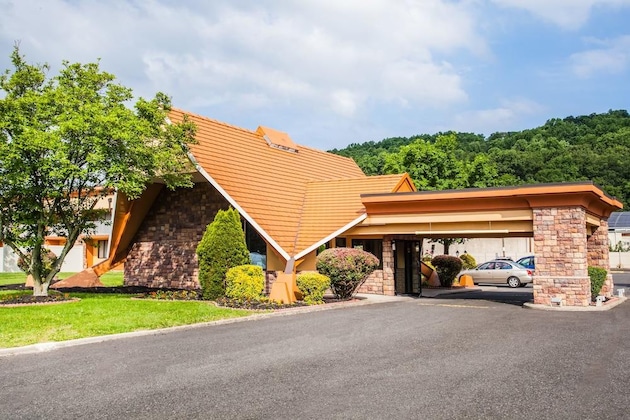 Gallery - Howard Johnson By Wyndham North Plainfield