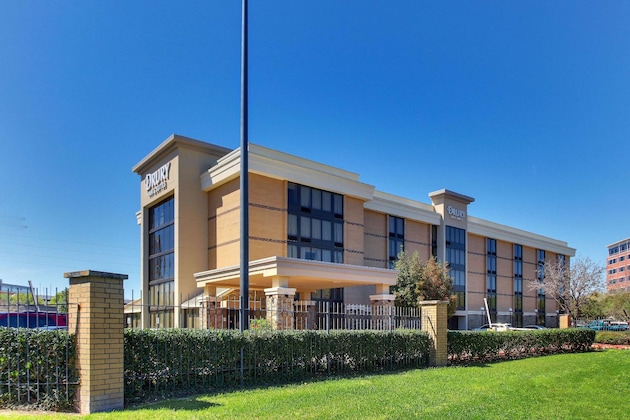 Gallery - Heritage Inn Suites Houston Sugar Land, Trademark By Wyndham