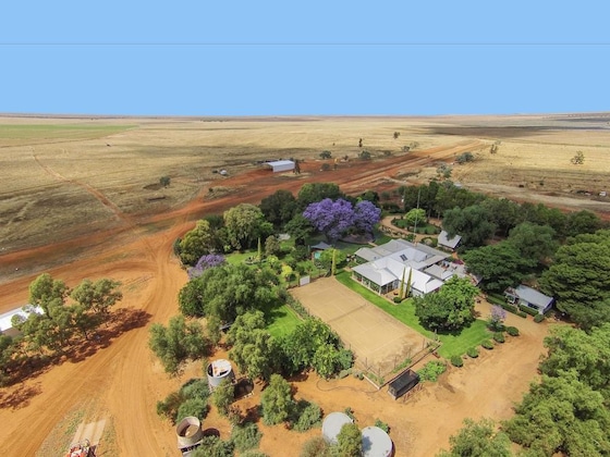 Gallery - Corynnia Station