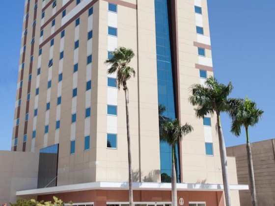 Gallery - Delmond Hotel