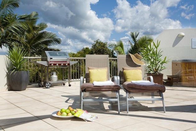 Gallery - Noosa Tropicana